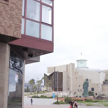 Junto A La Playa Y El Auditorio Apartment